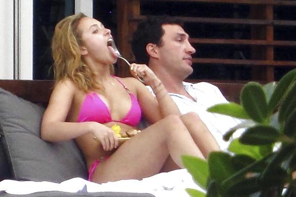 12P Hayden Panettiere camel toe and sexy pics