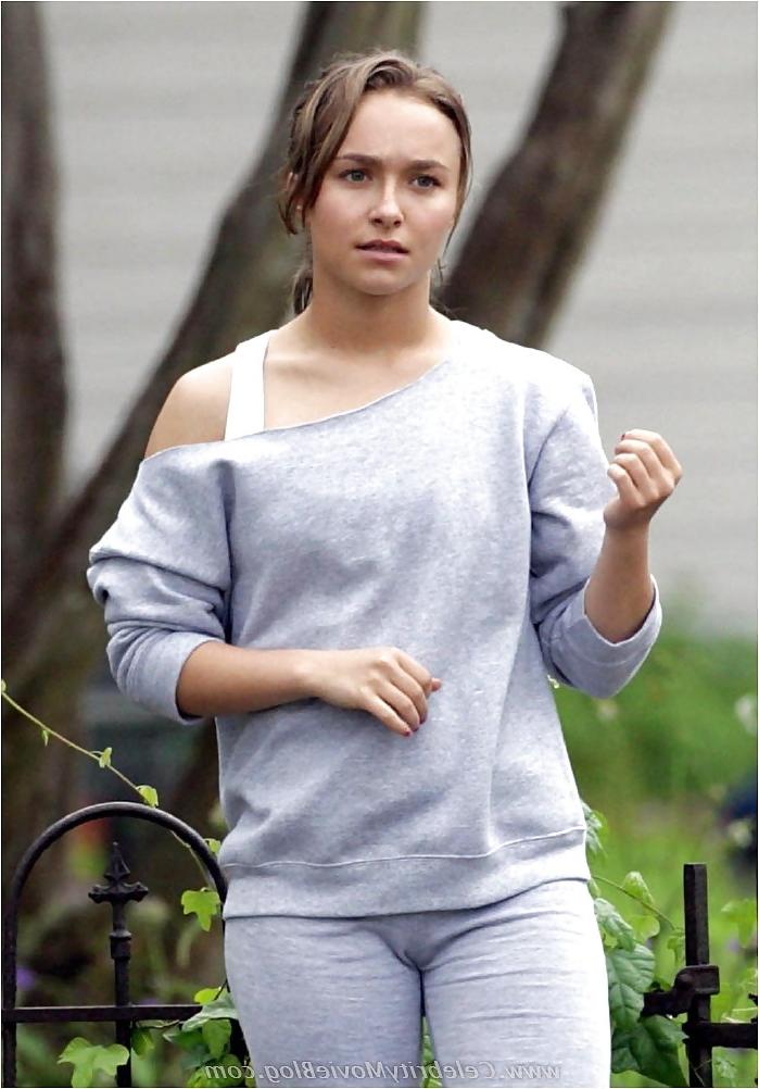 12P Hayden Panettiere camel toe and sexy pics