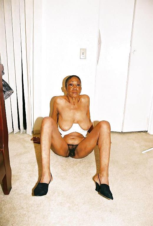 25P Ebony granny or black granny 