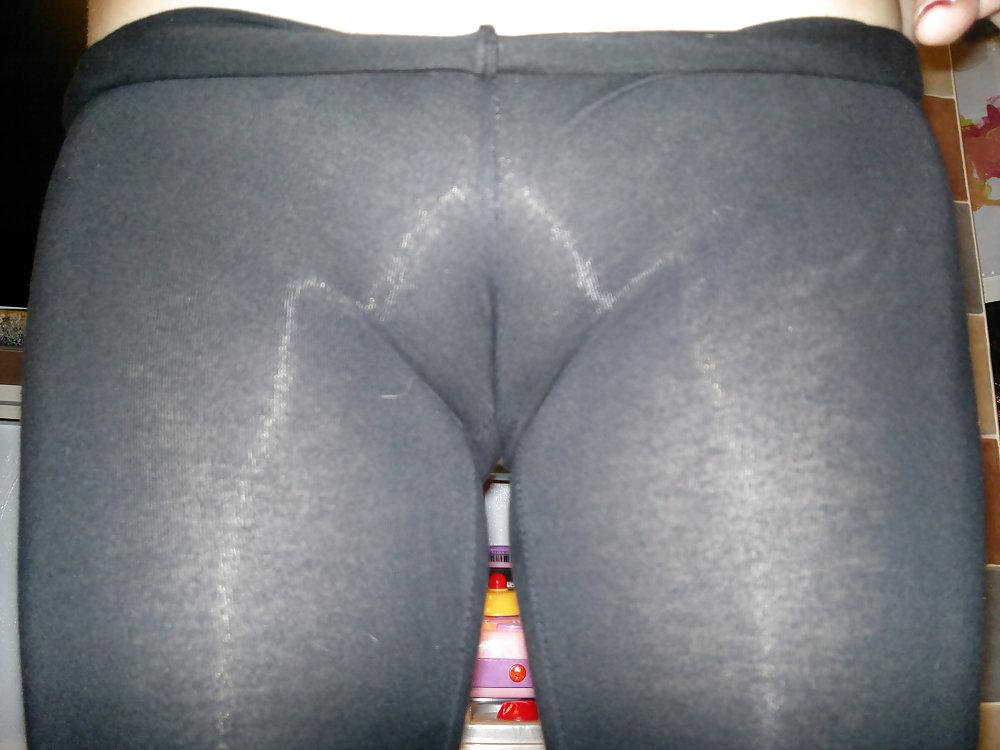 25P Girlfriend camel toe