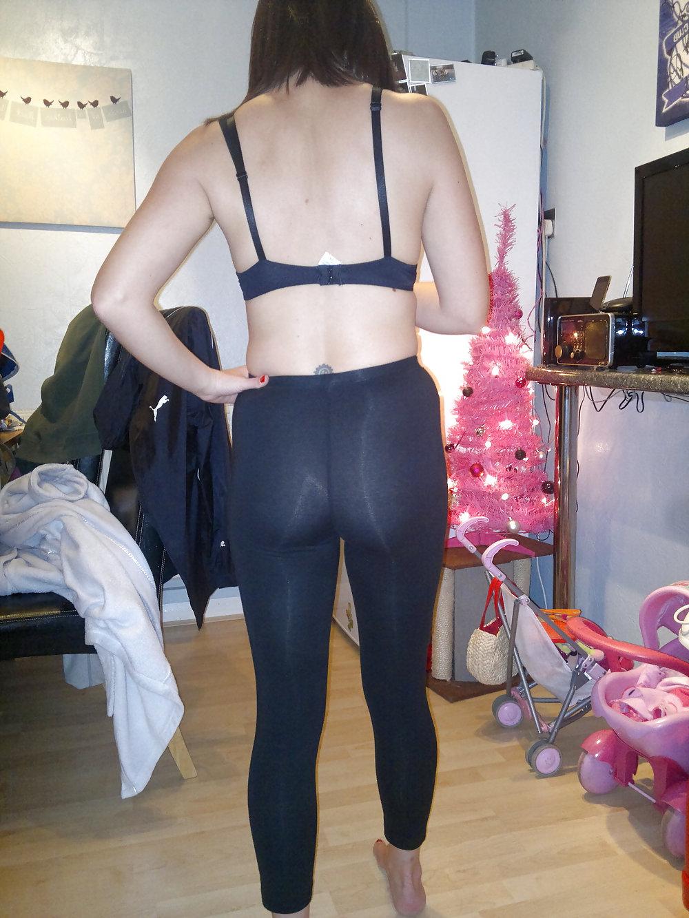 25P Girlfriend camel toe