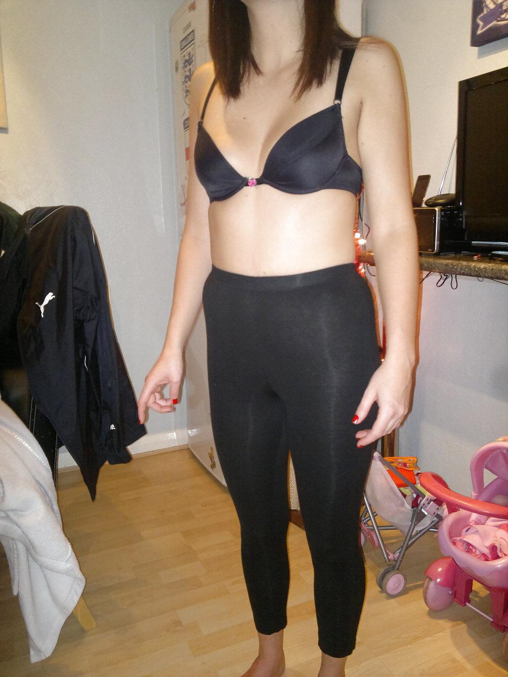 25P Girlfriend camel toe