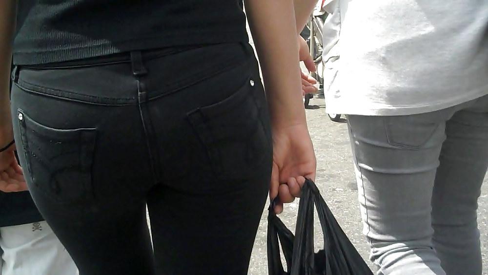 25P Nice ass & butts in jeans today