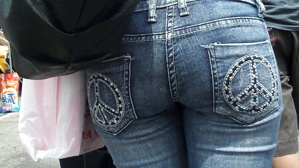 25P Nice ass & butts in jeans today