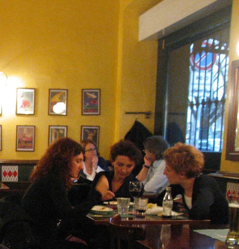 25P Spy restaurant old + young romanian