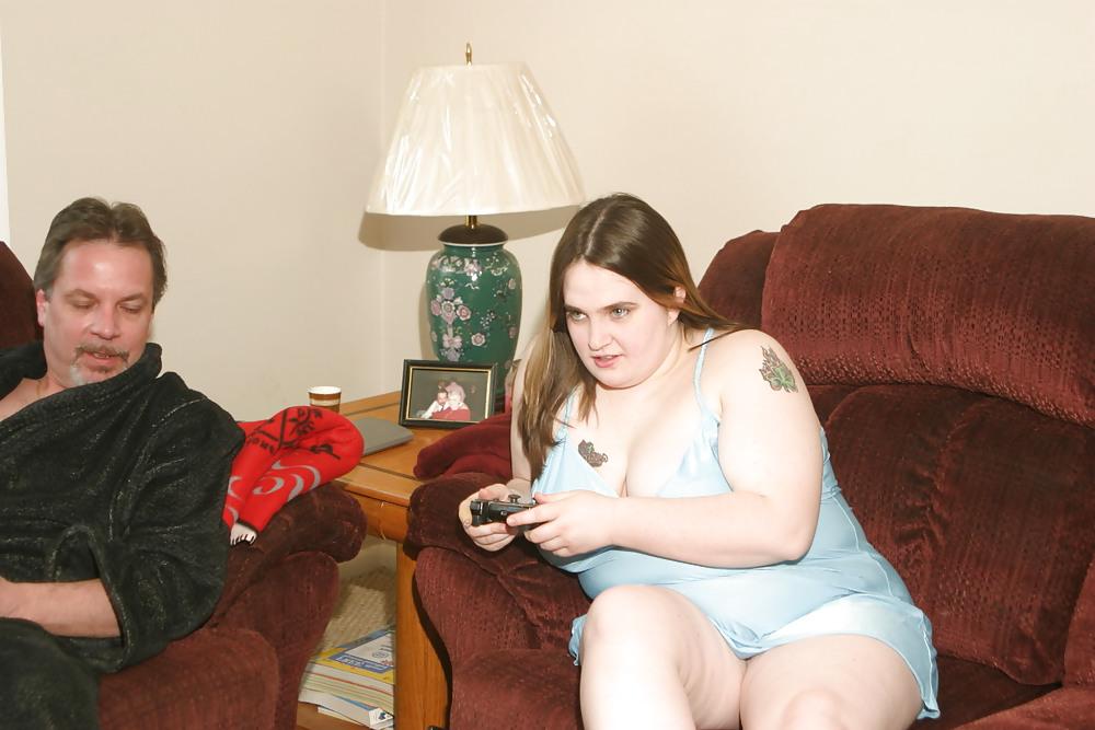 20P Kaylee plays a game