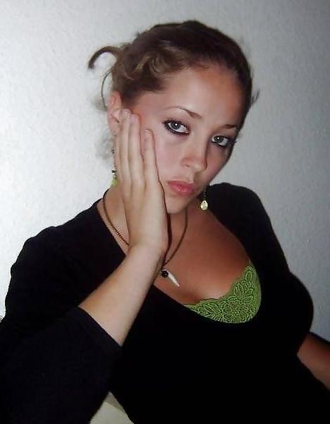 25P Homemade pics - Sexy Babe 