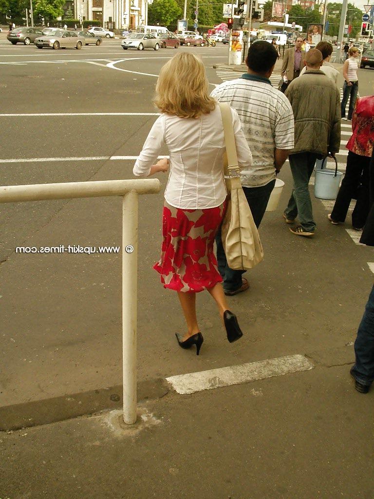 25P UPSKIRTS - Panties Legs Face Silhouette 5