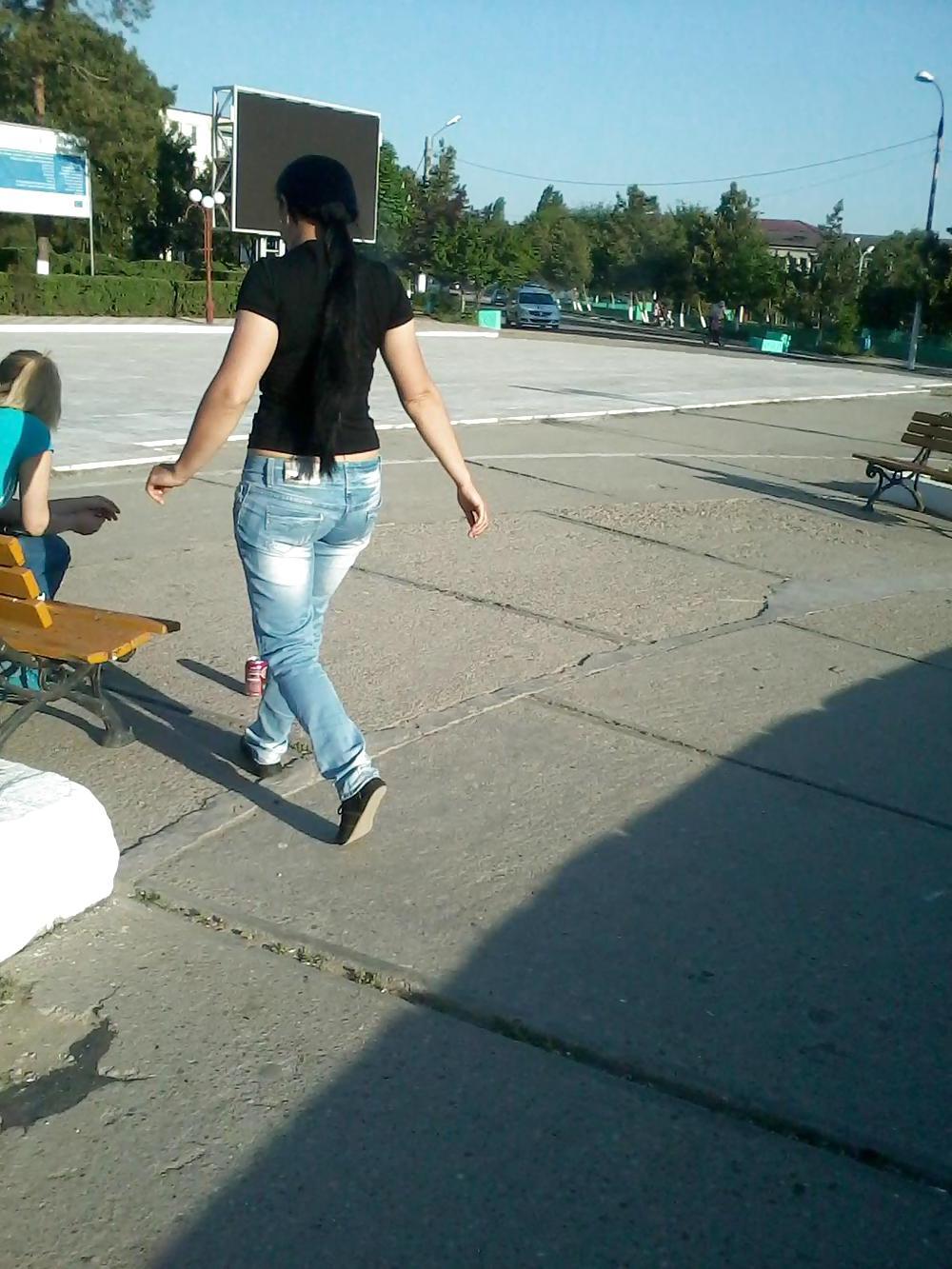 25P Spy old + young street and parck romanian