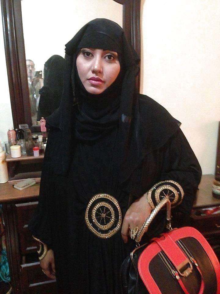 16P Nassera Arab Mom Exposed