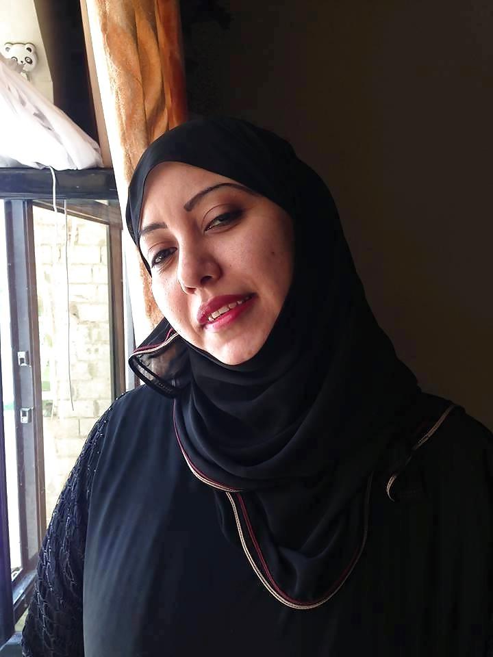 16P Nassera Arab Mom Exposed