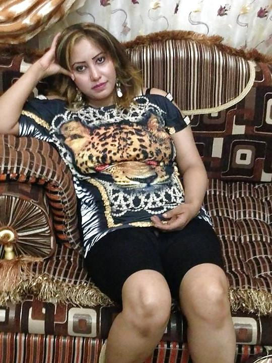 16P Nassera Arab Mom Exposed