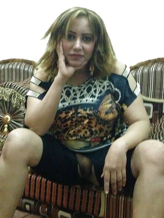 16P Nassera Arab Mom Exposed