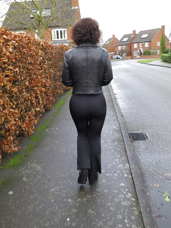 7P More ass in tight pants