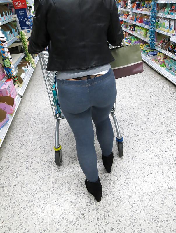 7P More ass in tight pants