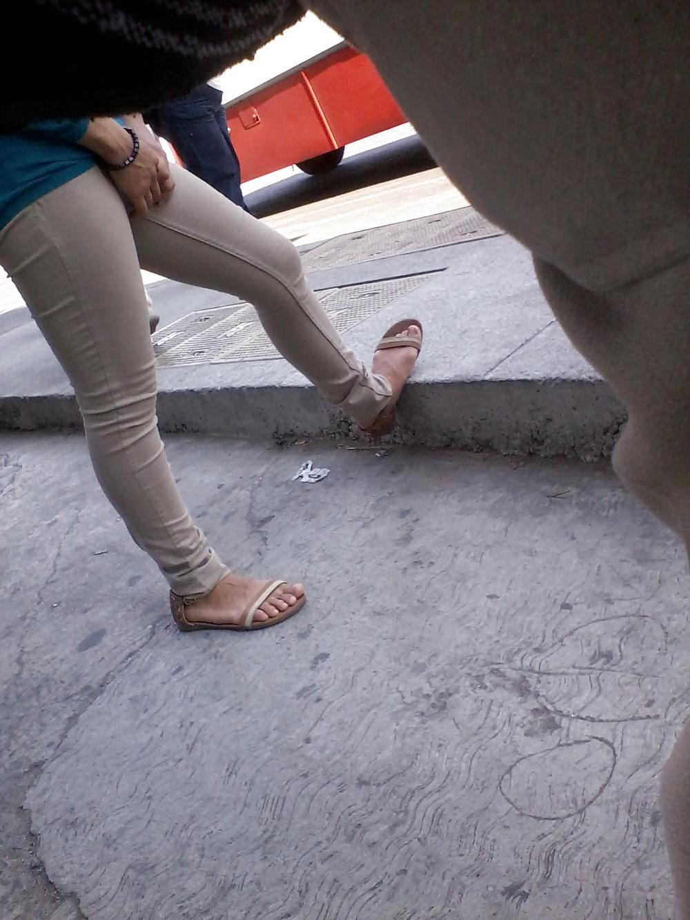 25P Feet on the street