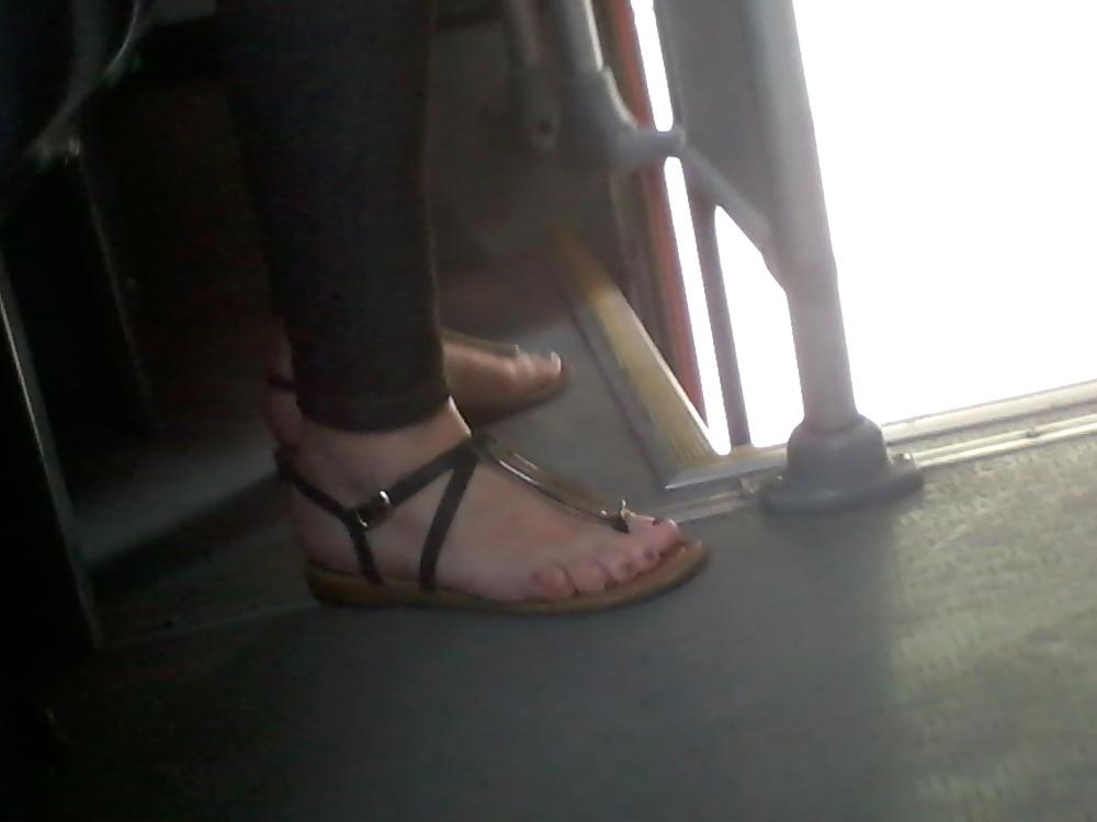 25P Feet on the street
