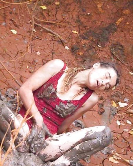 25P Wet, messy and muddy girls 2