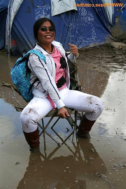 25P Wet, messy and muddy girls 2