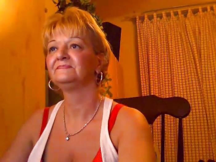 12P Hungarian mature cam