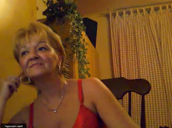 12P Hungarian mature cam