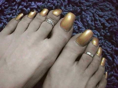 11P Alex's sexy red toe nails