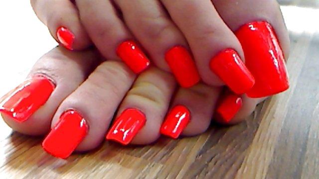11P Alex's sexy red toe nails