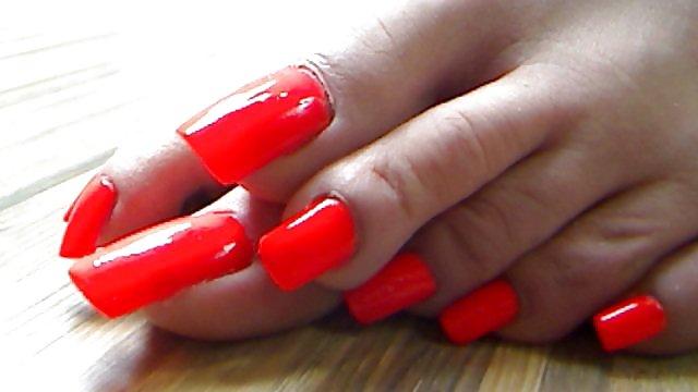 11P Alex's sexy red toe nails