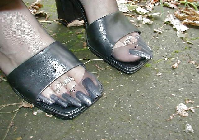 10P Sabines 's sexy long toe nails