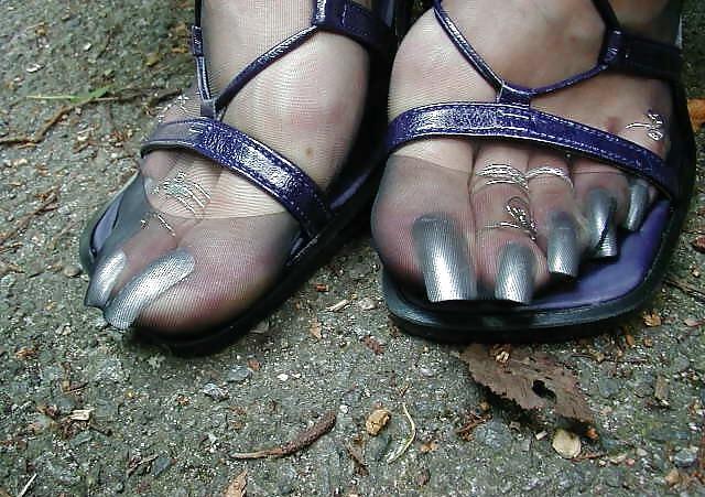 10P Sabines 's sexy long toe nails