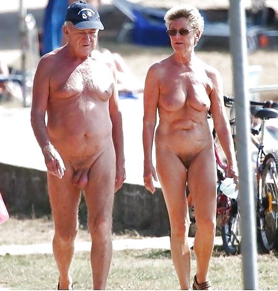 16P Nudist couple