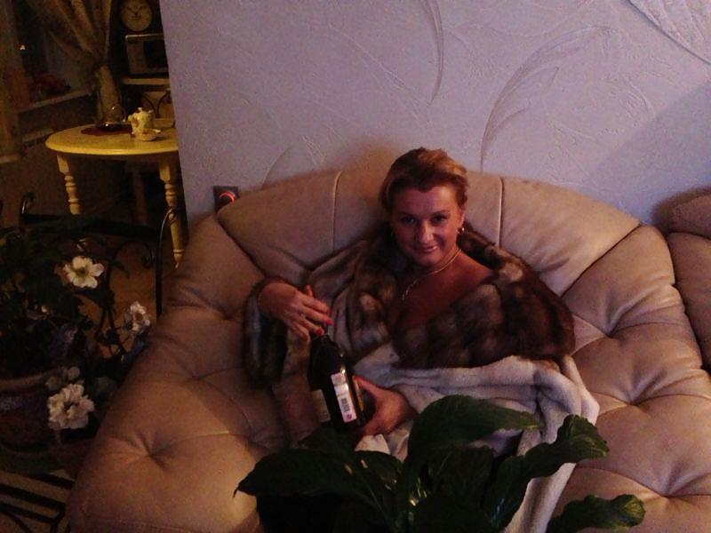25P Busty in fur