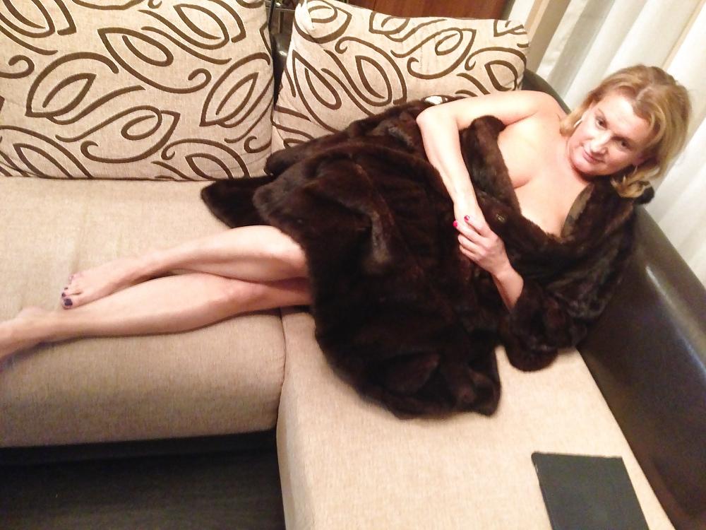 25P Busty in fur