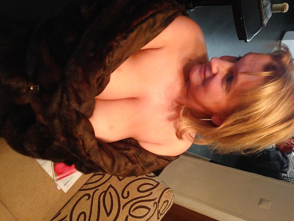 25P Busty in fur