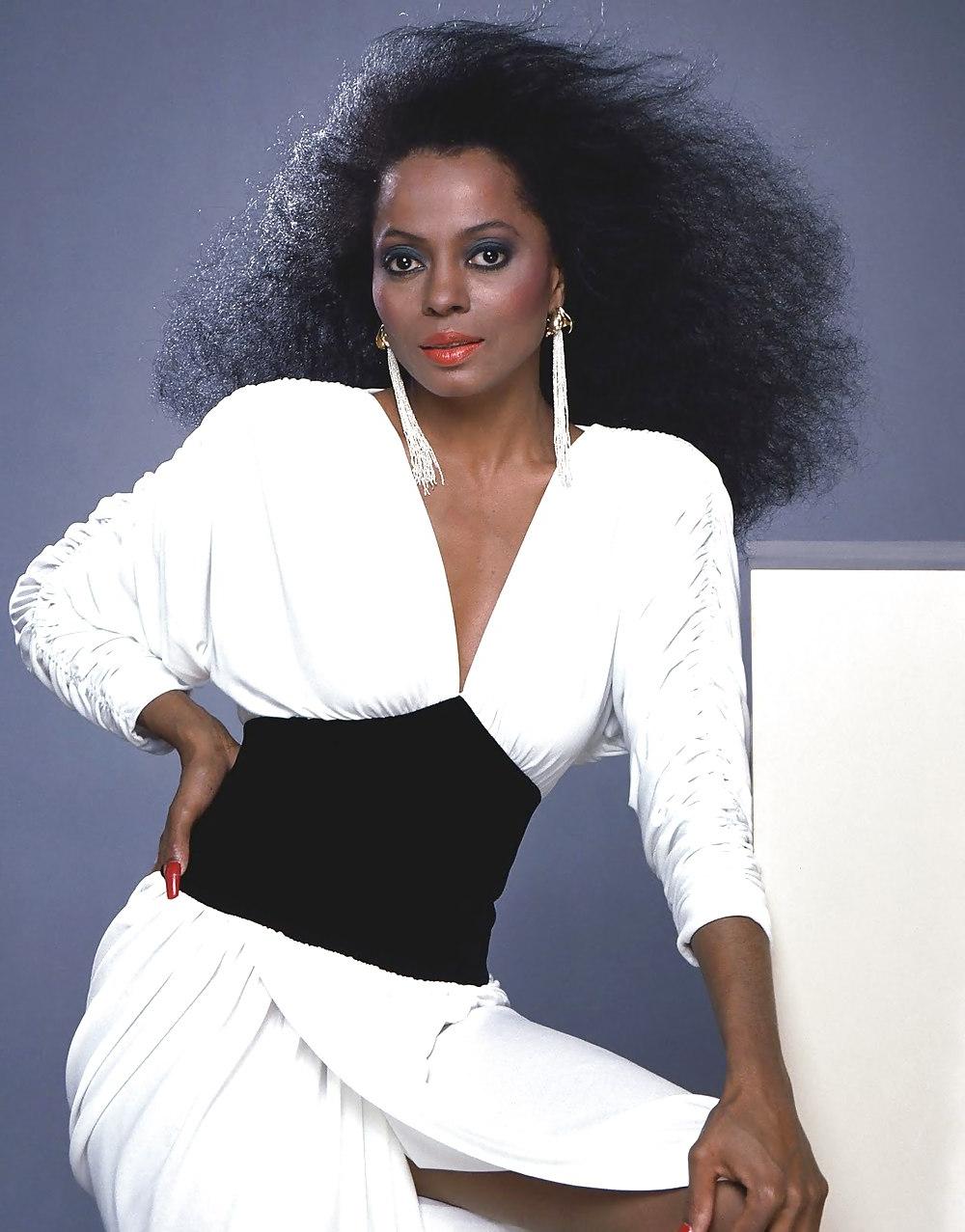 25P Let's Jerk Off Over ... Miss Diana Ross