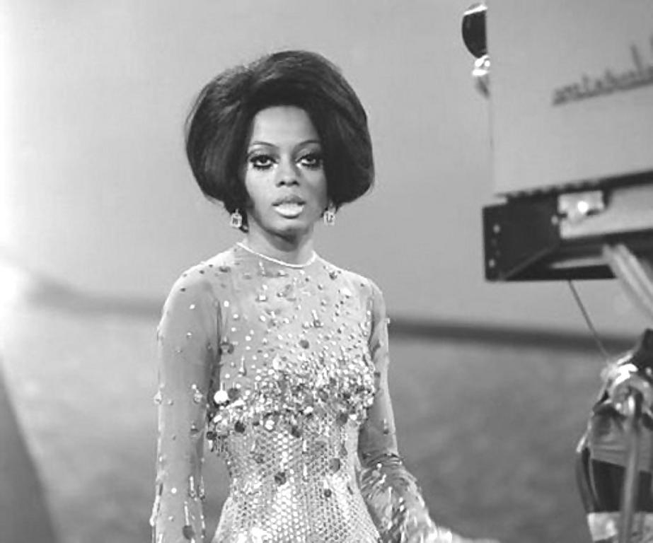25P Let's Jerk Off Over ... Miss Diana Ross
