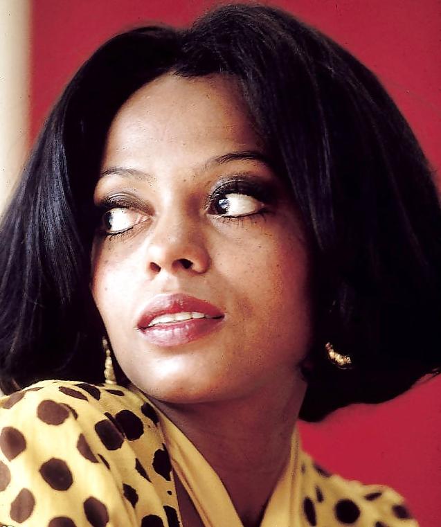 25P Let's Jerk Off Over ... Miss Diana Ross