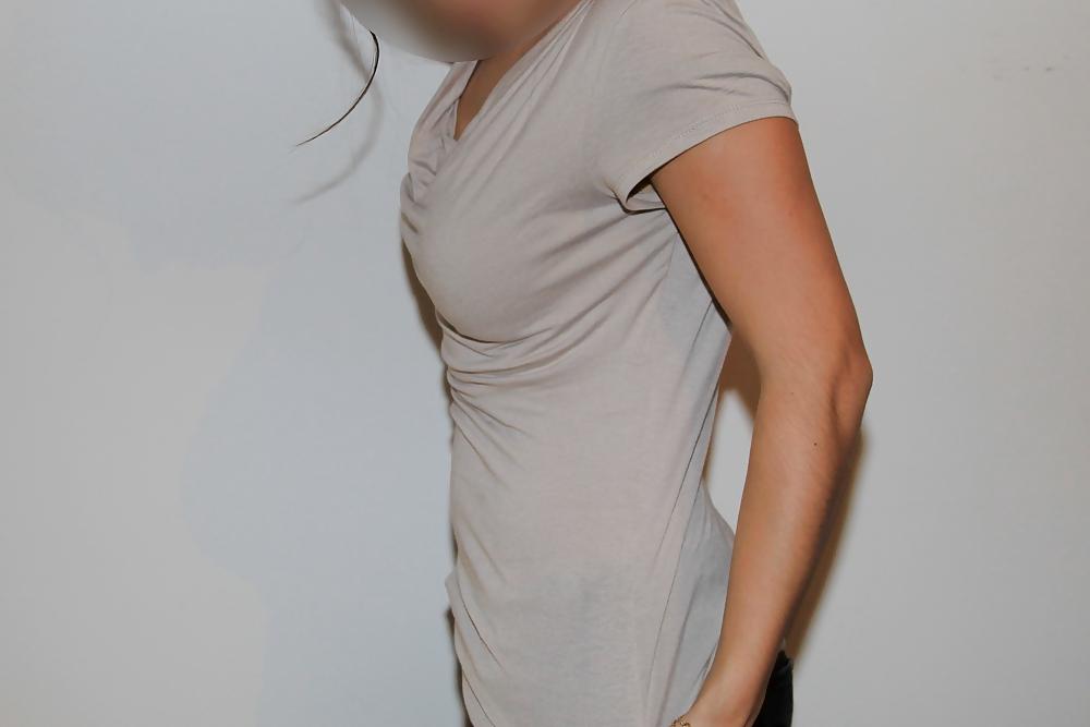 20P My wife undress and maturbe for you!!! Lucky guys