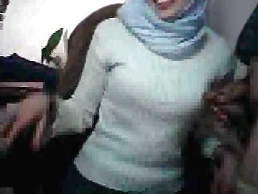 25P Hijab arab webcam in office Wears egypt or turkish jilbab