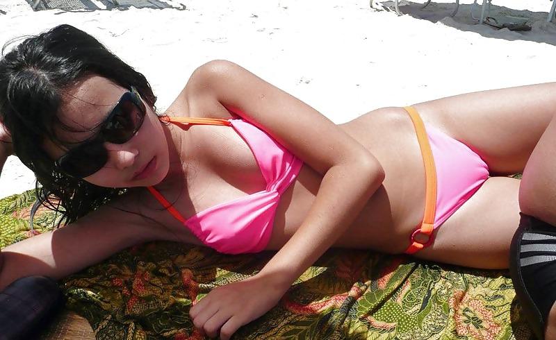 24P Teen camel toe 2