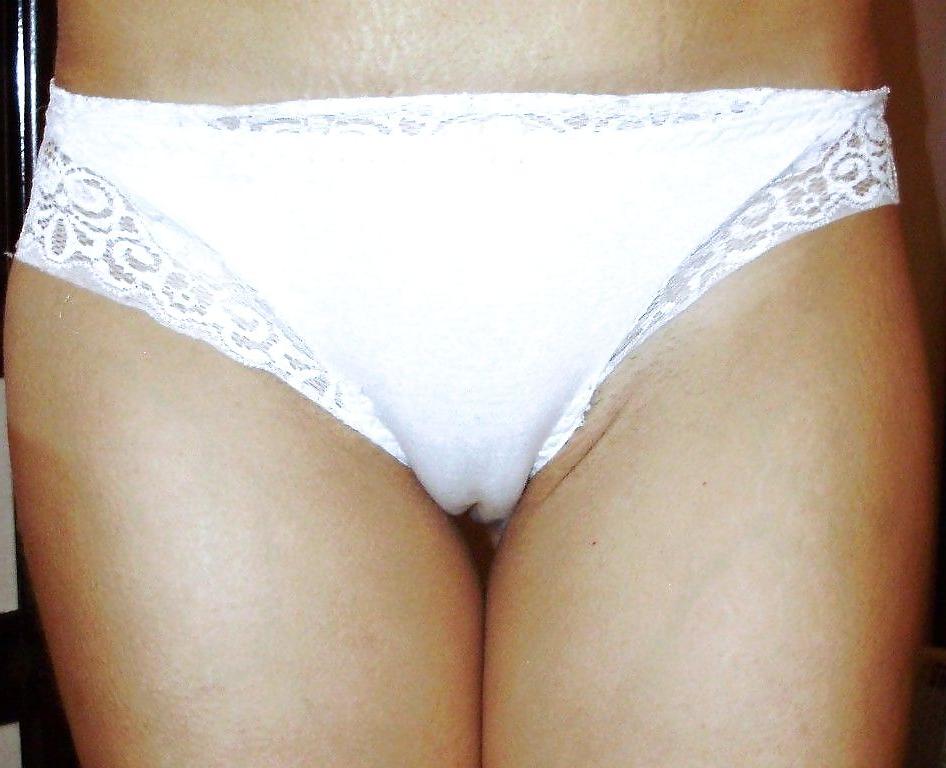 25P From the Moshe Files: Camel Toes Merit Your Stare