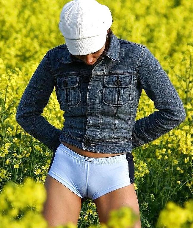25P From the Moshe Files: Camel Toes Merit Your Stare