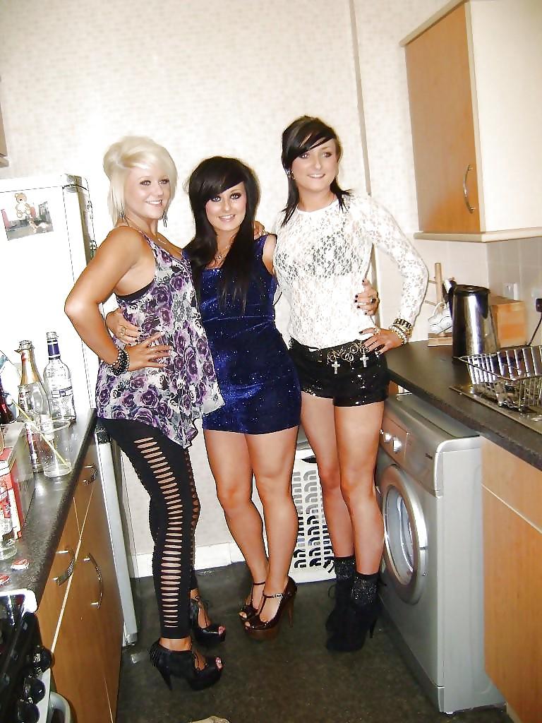 25P Sluts in little hot pants!