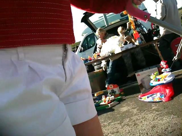 25P Car boot girls 1