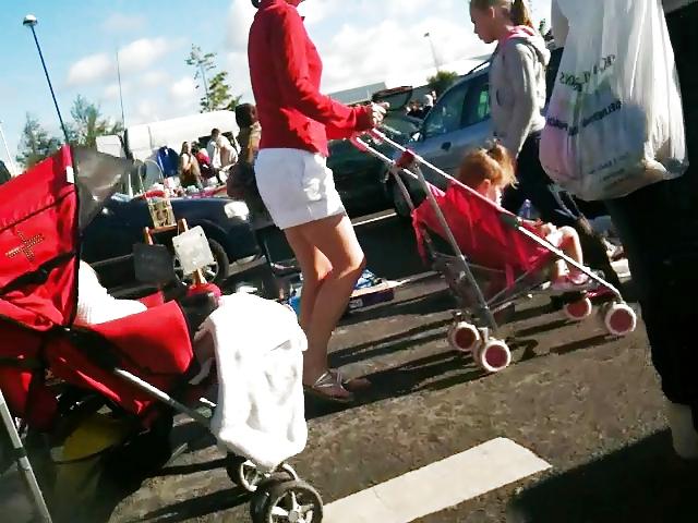 25P Car boot girls 1