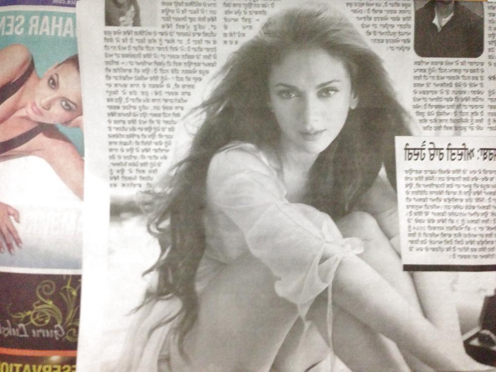 25P Indian Sluts I Wanked Over Today (from Ethnic Newspapers)