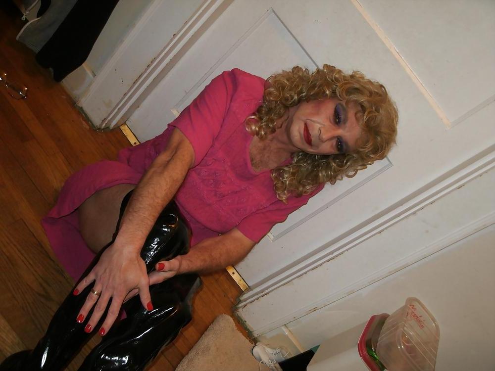 12P Heavy makeup before drag show