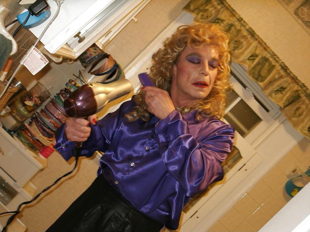 12P Heavy makeup before drag show