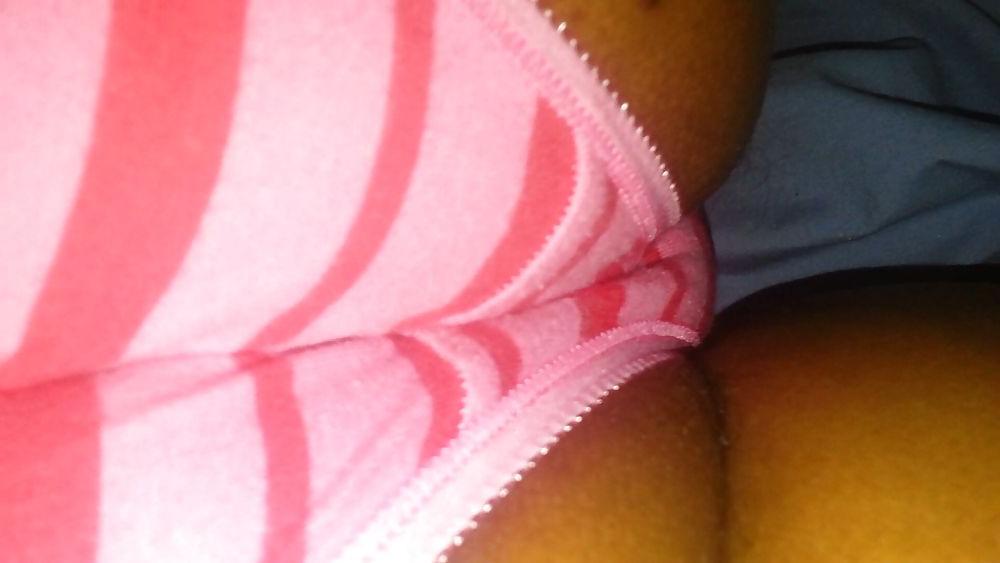 10P Wife's fat pussy in pink panties