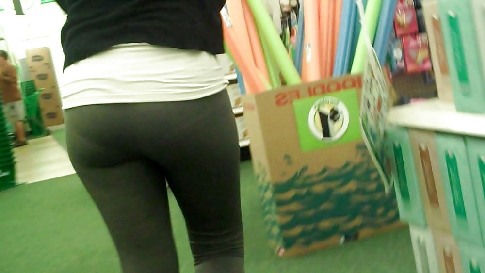25P Chasing smooth butts & ass in jeans